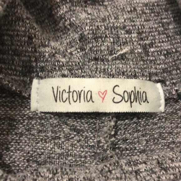 Gray oversized Victoria + Sophia sweater - Picture 3 of 4